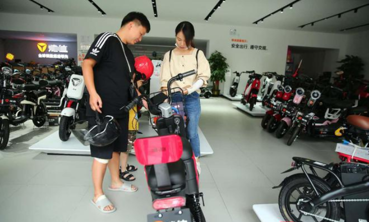 今天才知道，电动车“每日一充”和“没电再充”，哪个更伤电池？